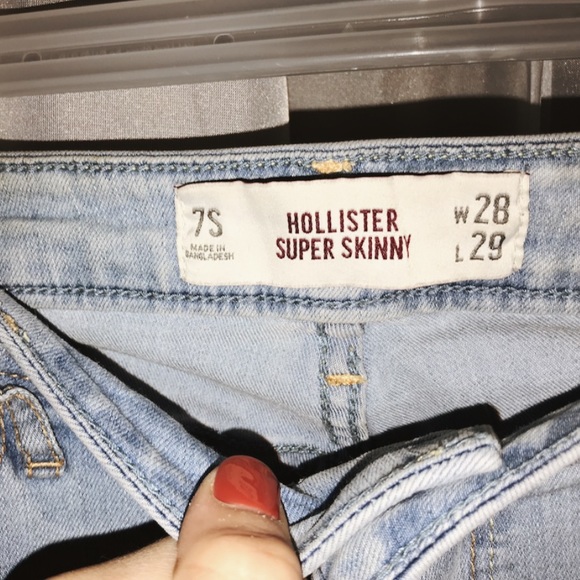 Hollister Skinny Jeans - Picture 2 of 3